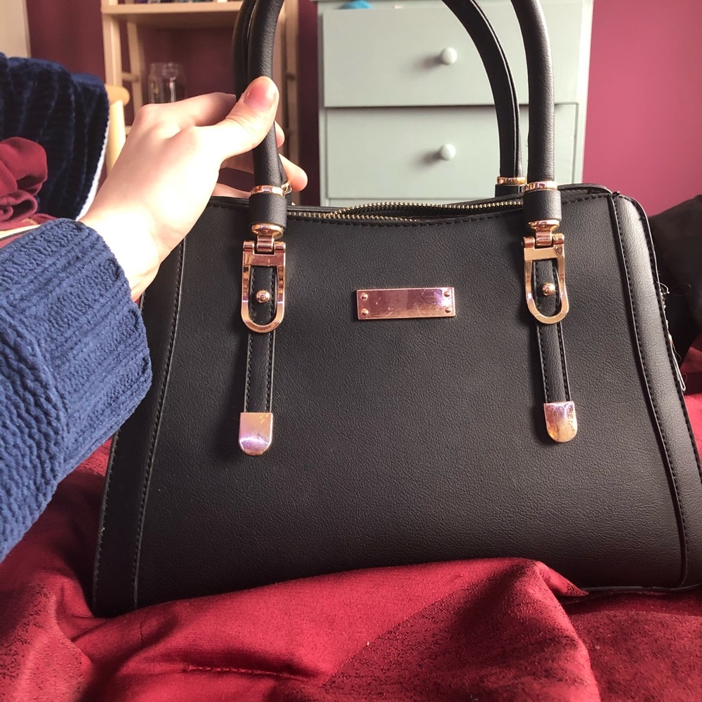 Black purse.